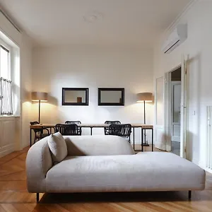 https://adelaide-elegant-apartments.it-lombardy.com